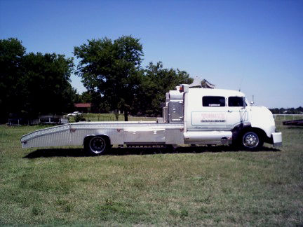 1951 CHEVROLET/GMC CABOVER CUSTOMIZED CAR HAULER - SHOW TRUCK