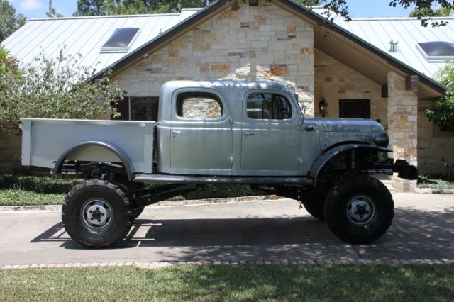 Dodge Power Wagon d200