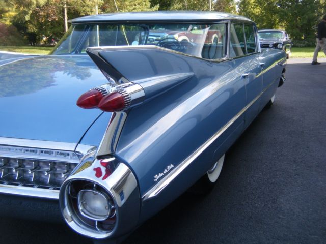 Cadillac 1959 Front Lights