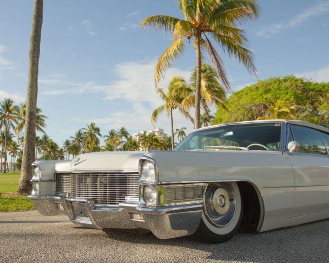 1966 Cadillac Deville лоурайдер