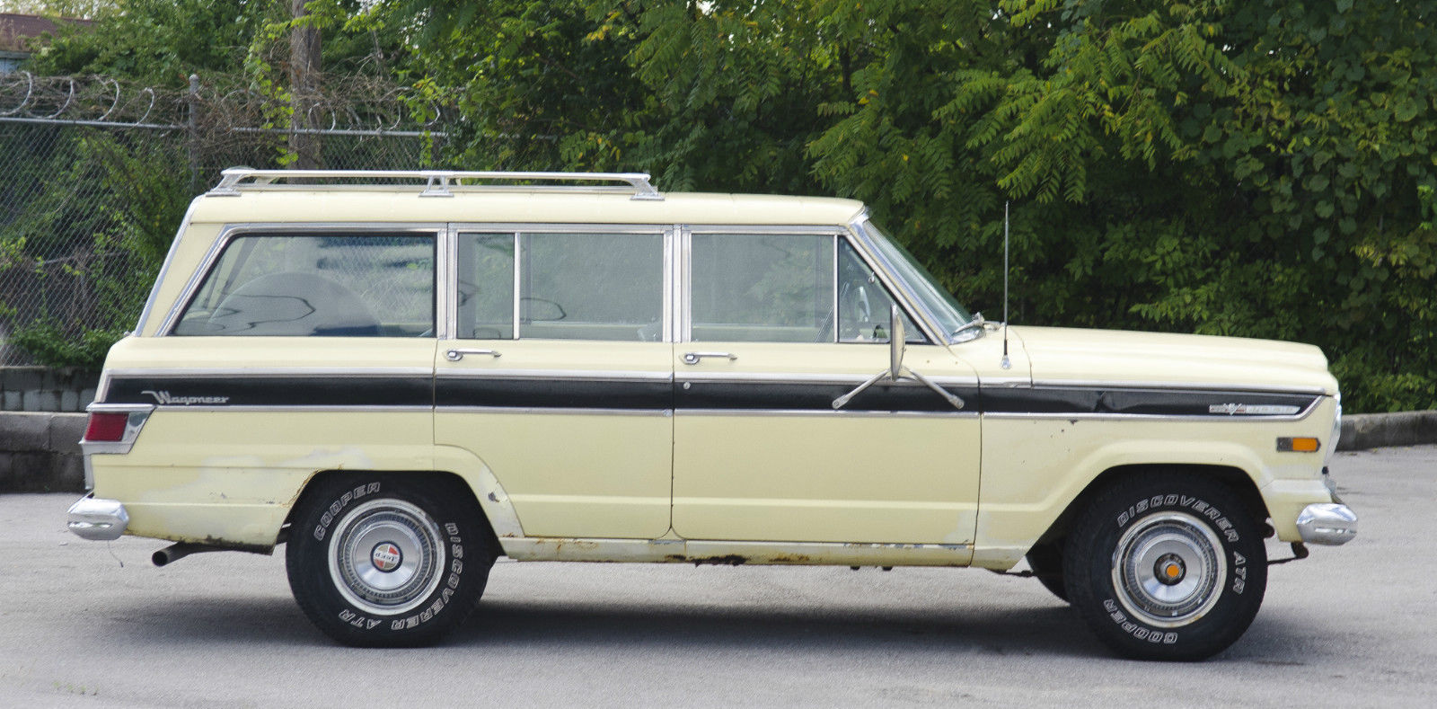 Jeep Wagoneer 1966