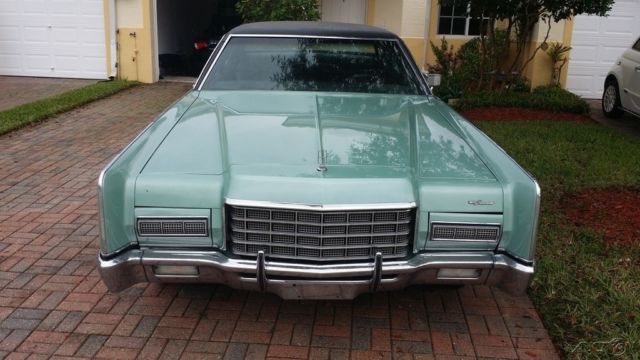 1972 Lincoln Continental Town car