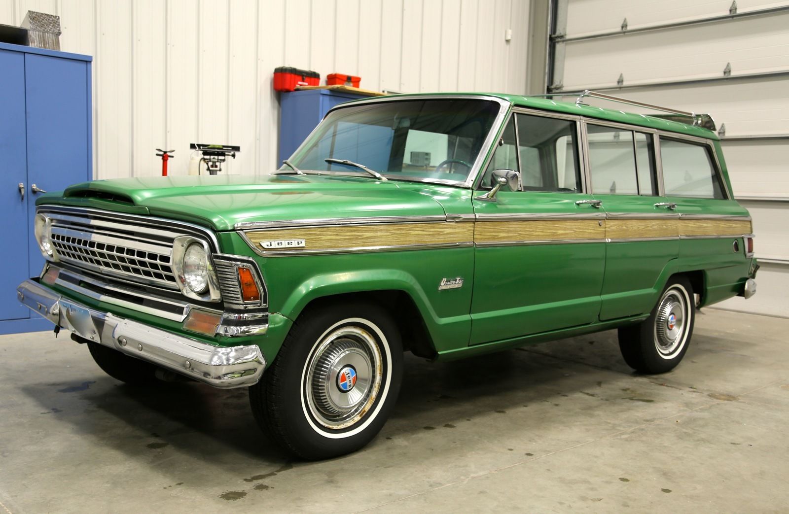 Jeep Grand Wagoneer 1963