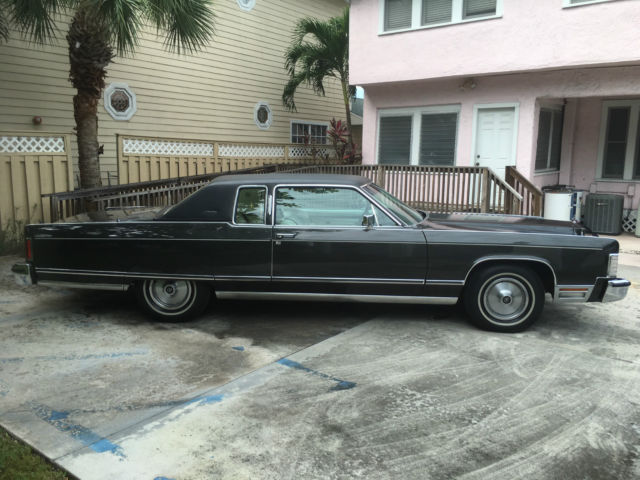 Lincoln Continental Town car 1977