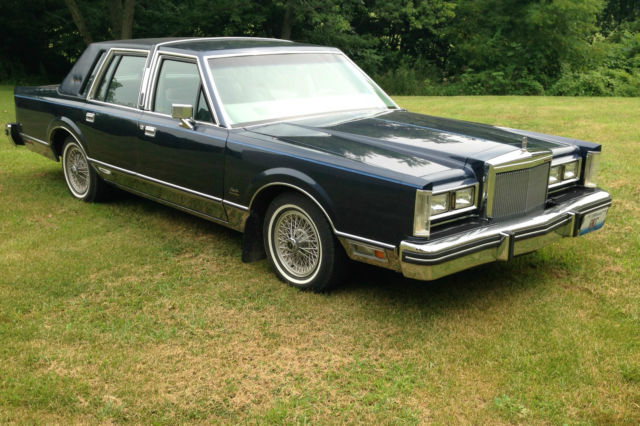 Lincoln Town car 1984