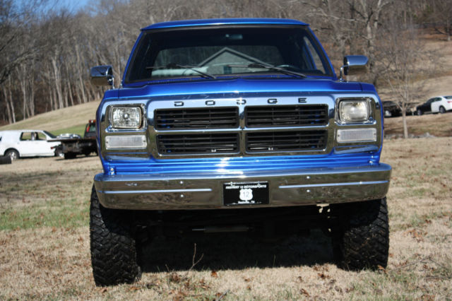 1985 Dodge D350 Base Crew Cab Pickup 4 Door