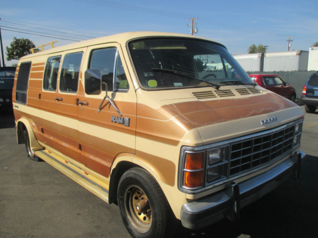 1971 Dodge Ram van