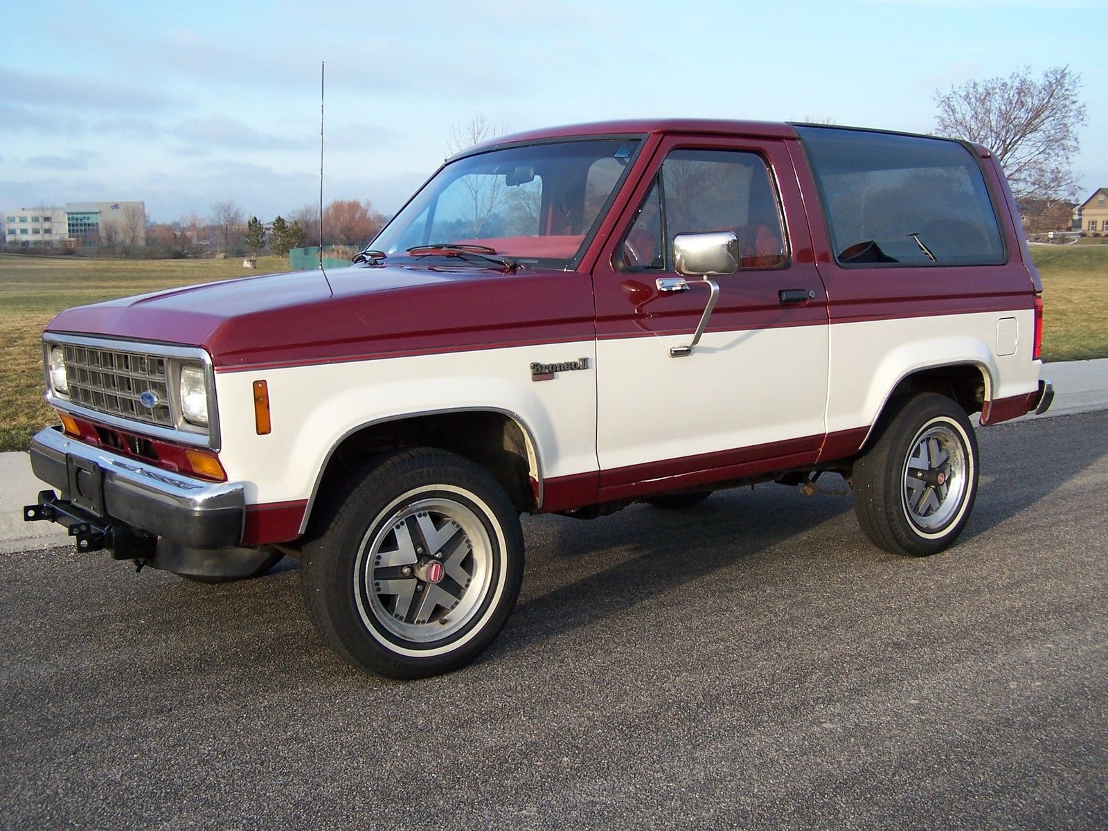 Ford Bronco 2