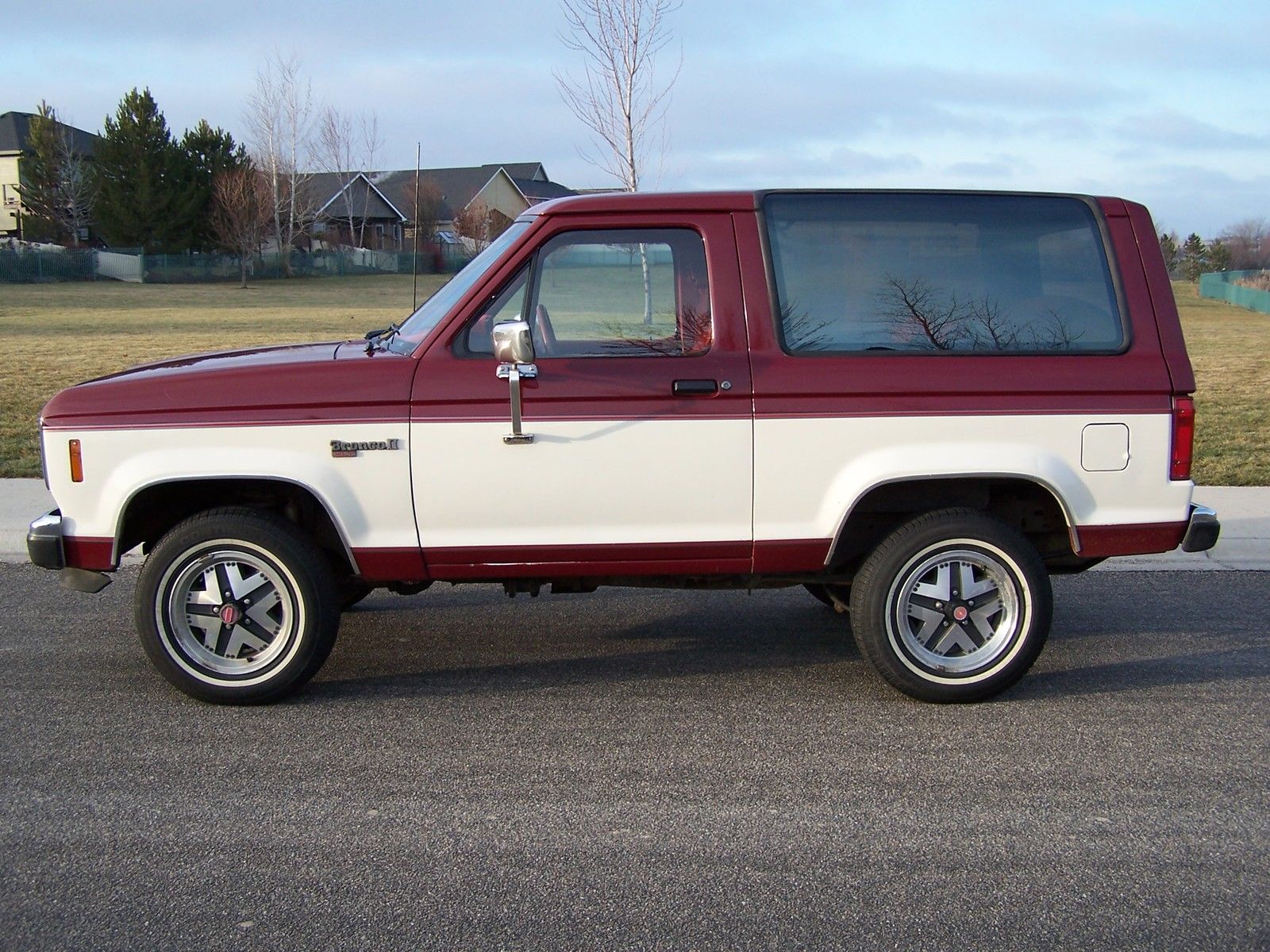 Ford Bronco 2