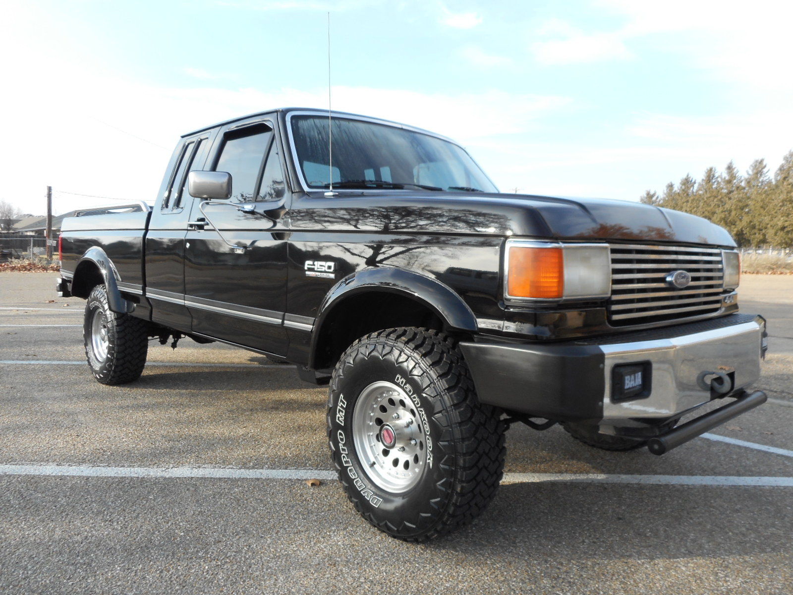 1988 FORD F-150 XLT LARIAT