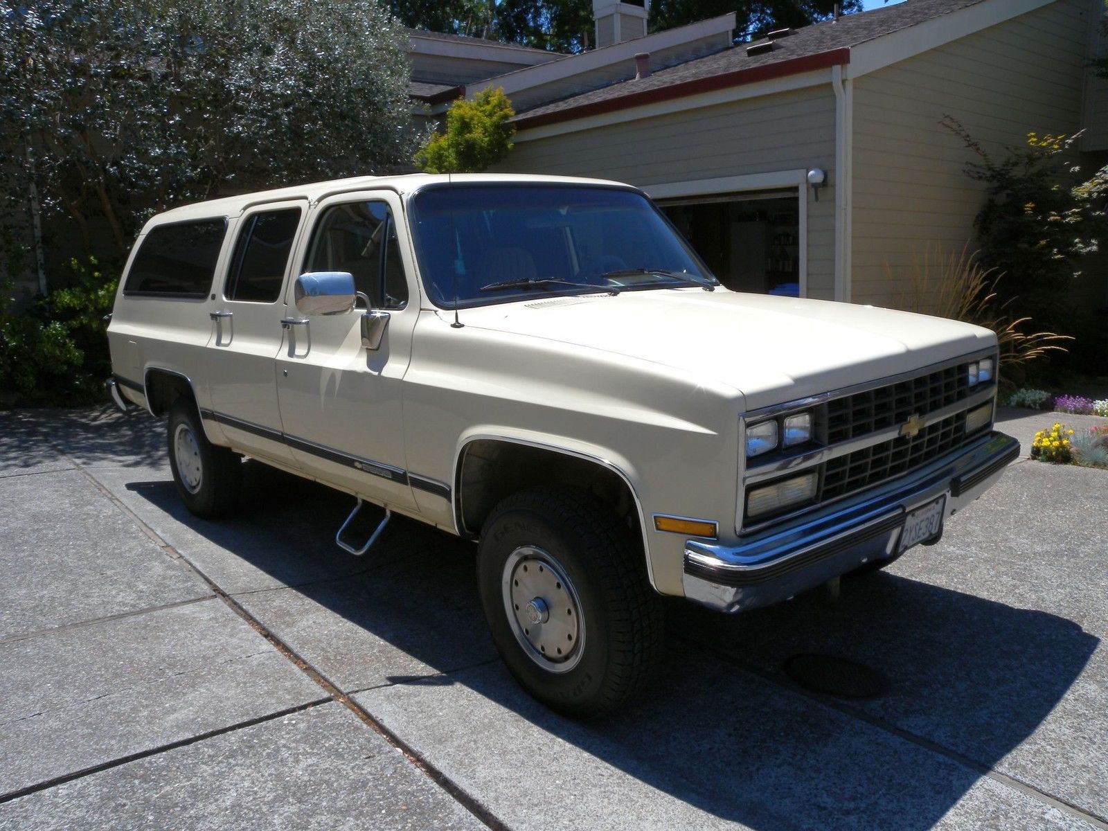 1985 Chevrolet Suburban Silverado