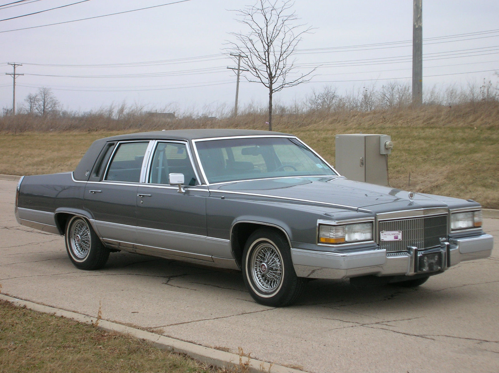 Кадиллак Brougham 1990