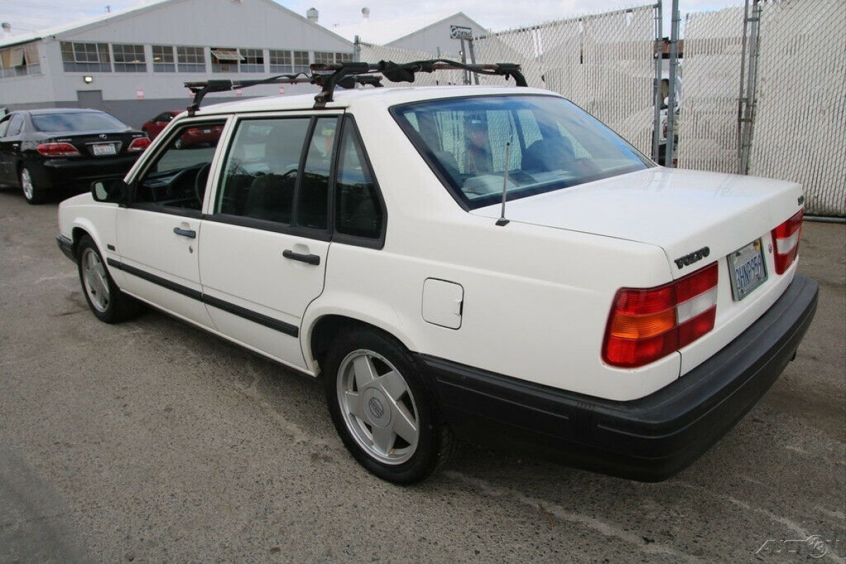 1994 Volvo 940 Automatic 4 Cylinder Turbo NO RESERVE