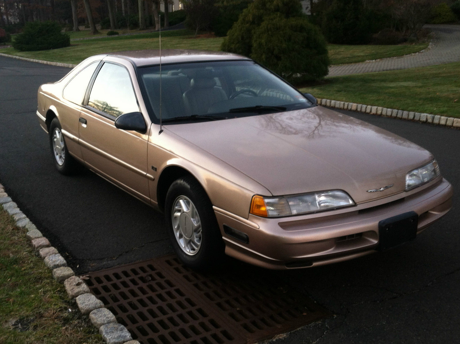 Ford Mercury cougar 1993