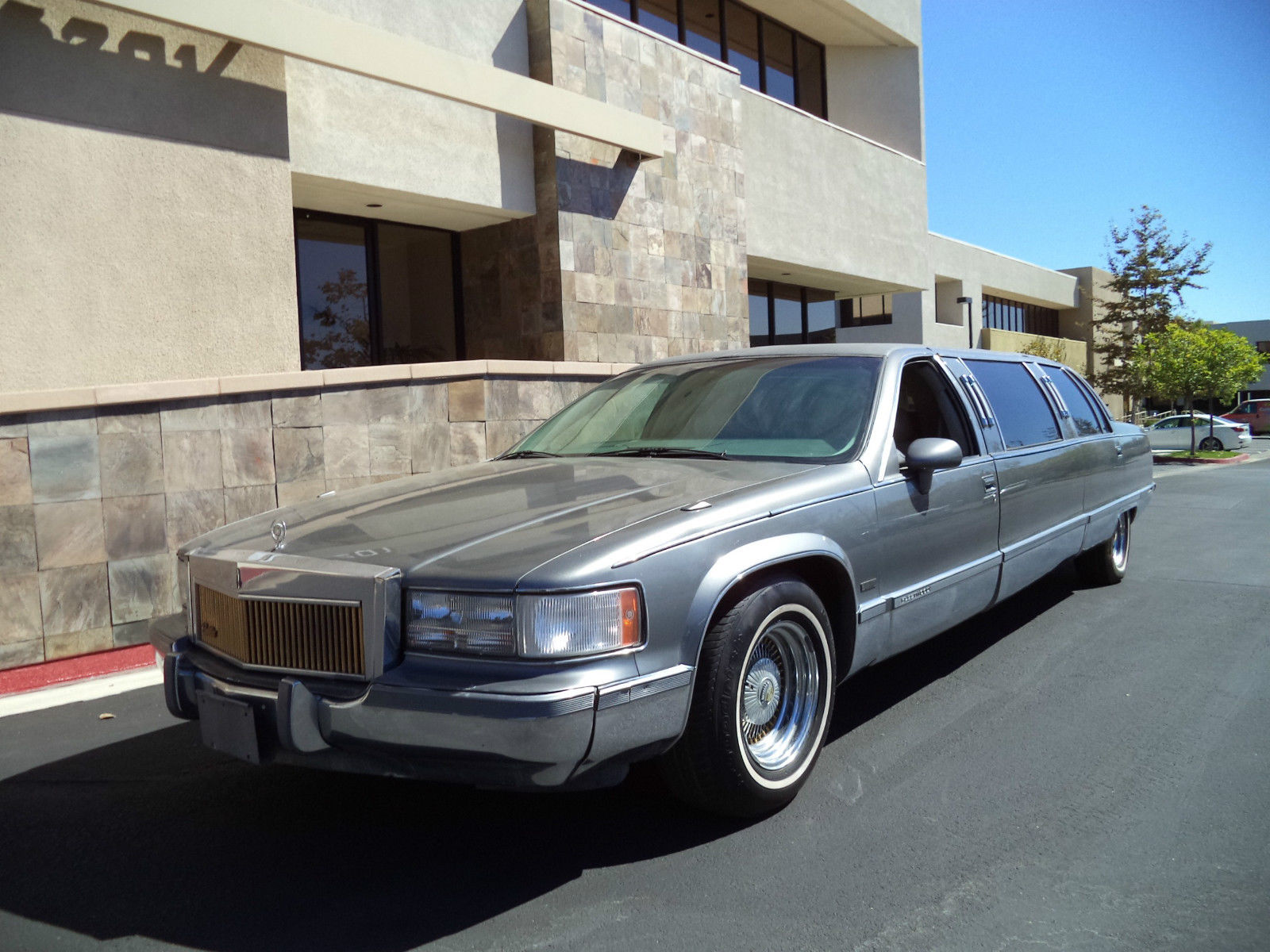 Cadillac Fleetwood Brougham 1993