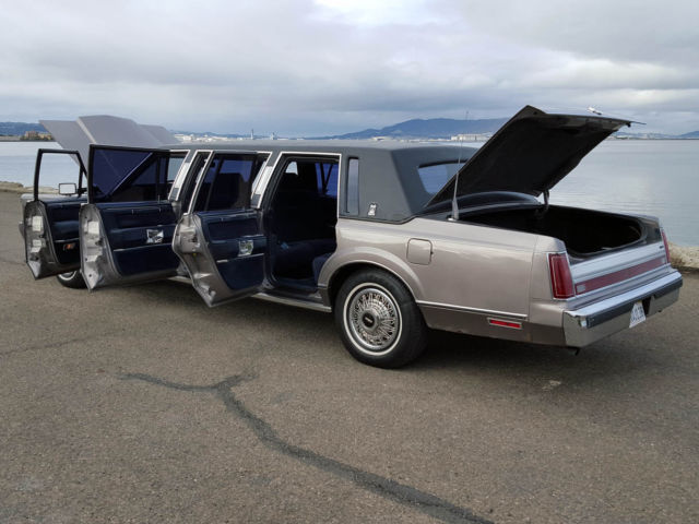 1991 Lincoln Town car Limousine