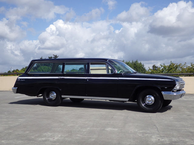 Black 1962 Chevrolet Impala Wagon with Cream interior