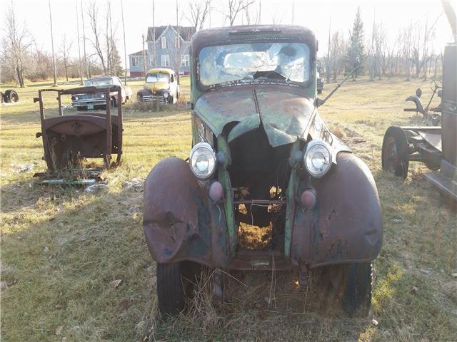 Green 1938 Chevrolet 1 1/2 Ton Truck -- with -- interior