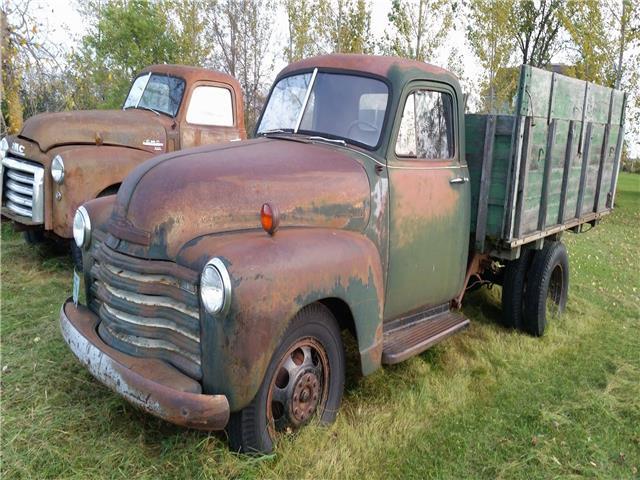 Green 1952 Chevrolet 1 1/2 Ton -- with -- interior