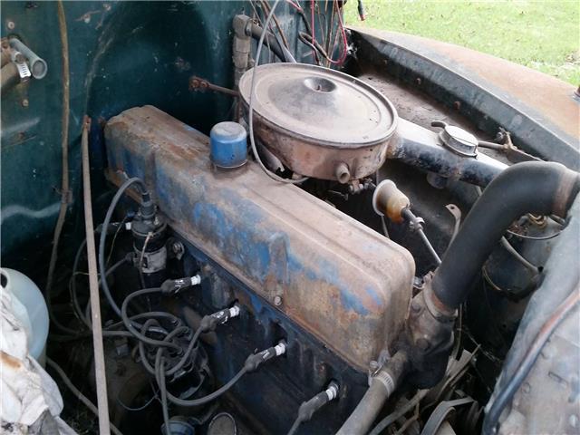 Green 1952 Chevrolet 1 1/2 Ton -- with -- interior