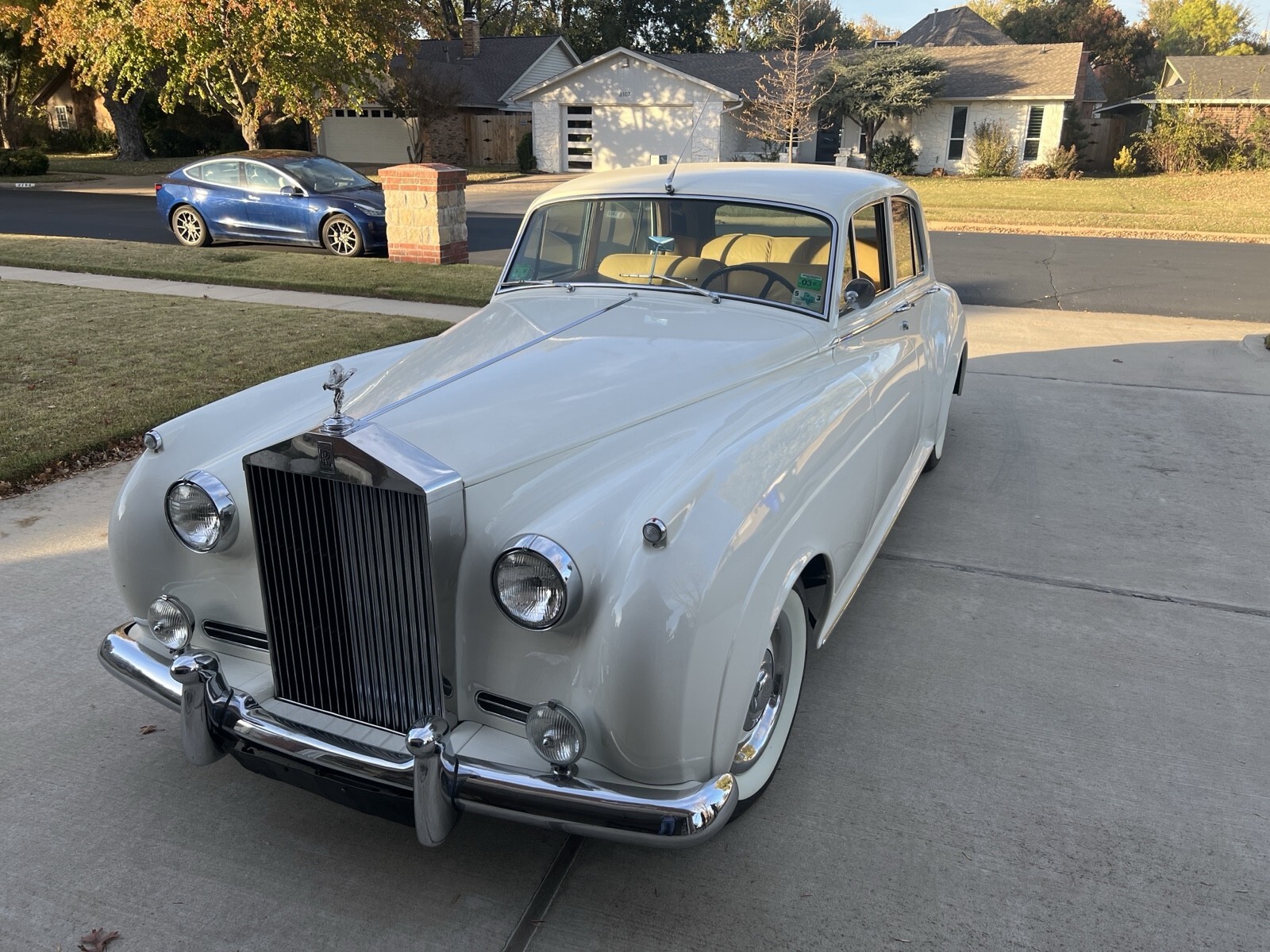 Black 1959 Rolls-Royce Silver Cloud Sedan