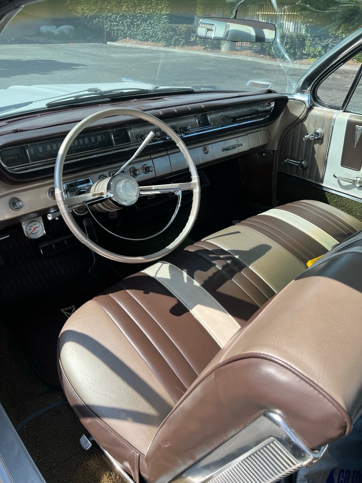 Brown 1961 Pontiac Bonneville
