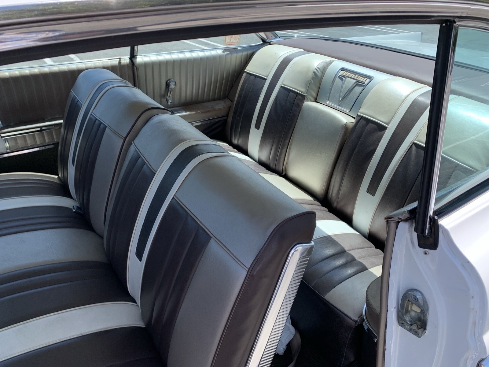 Brown 1961 Pontiac Bonneville