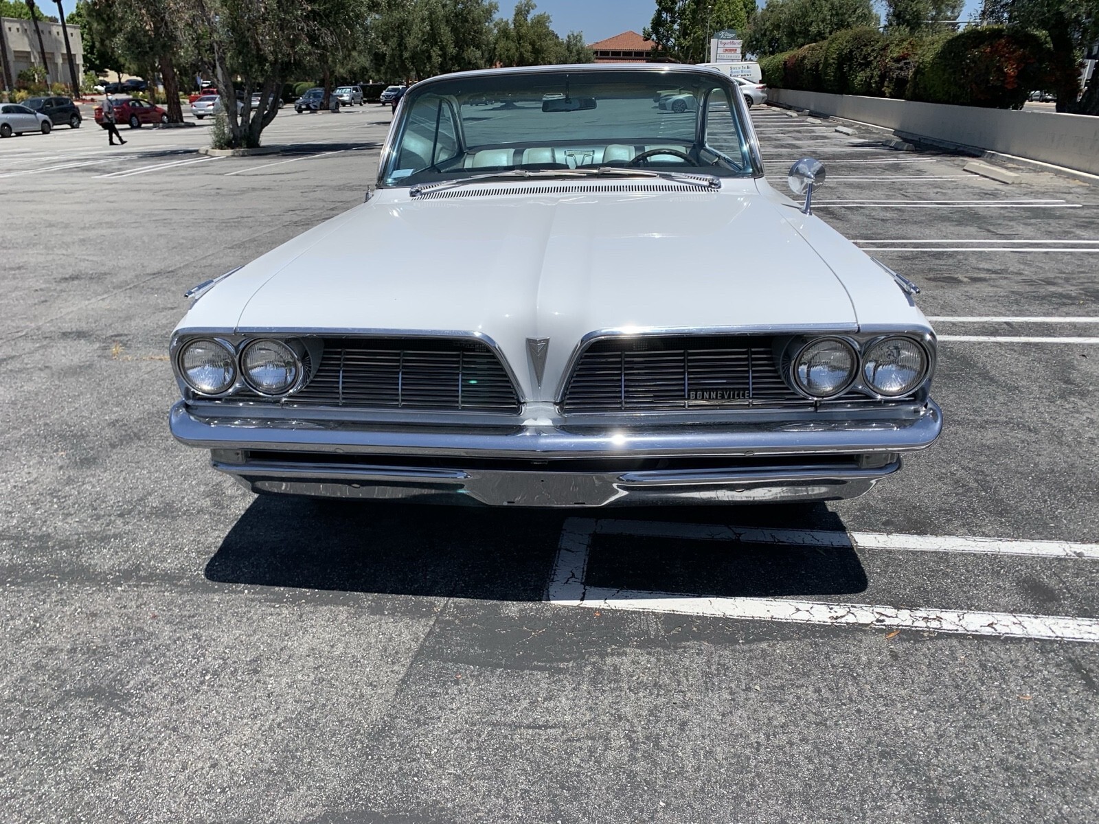 Brown 1961 Pontiac Bonneville