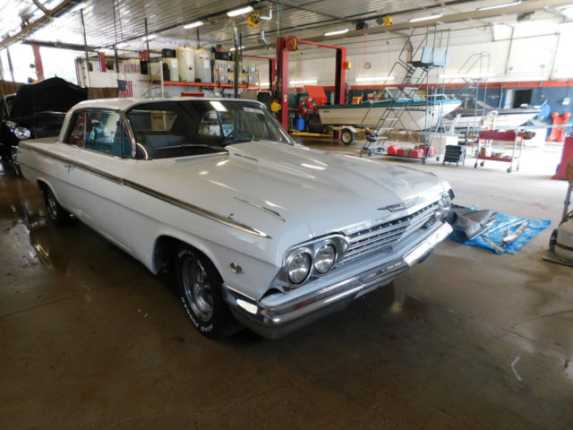 White 1962 Chevrolet Impala