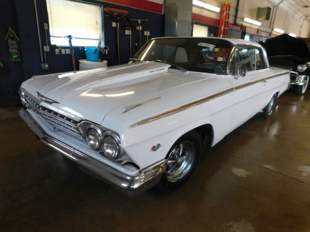 White 1962 Chevrolet Impala