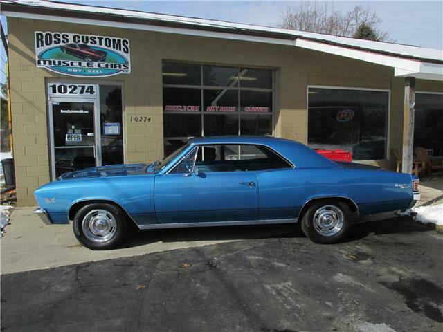 Blue 1967 Chevrolet Chevelle Coupe with Blue interior