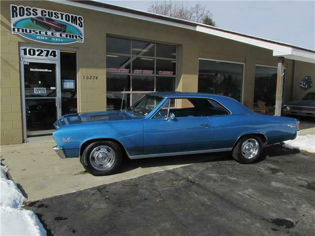 Blue 1967 Chevrolet Chevelle Coupe with Blue interior