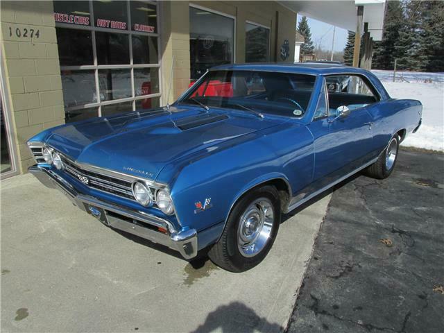 Blue 1967 Chevrolet Chevelle Coupe with Blue interior