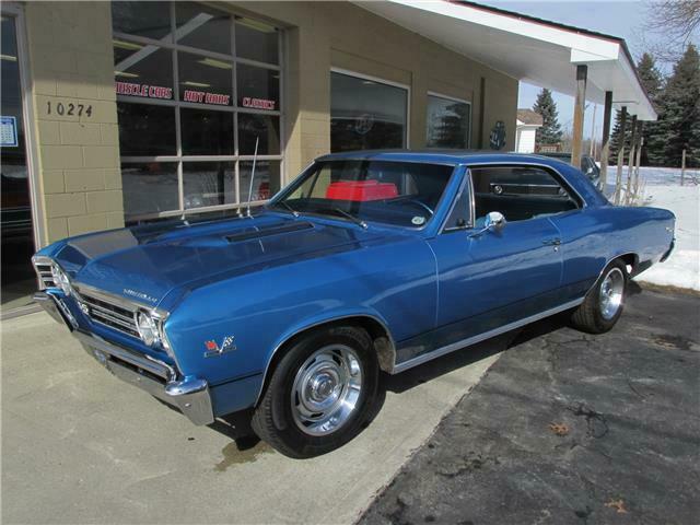 Blue 1967 Chevrolet Chevelle Coupe with Blue interior