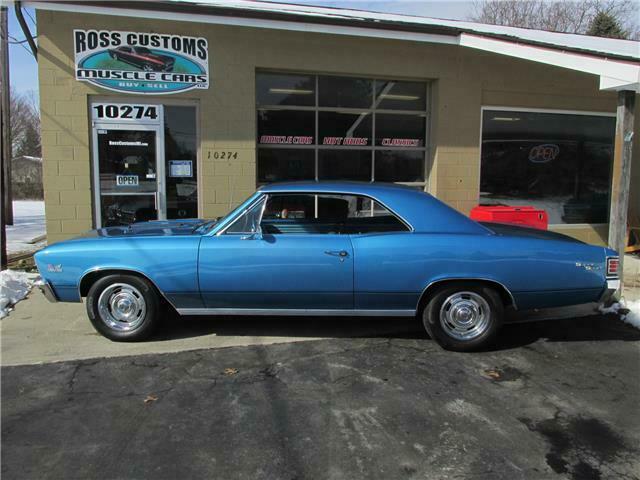 Blue 1967 Chevrolet Chevelle Coupe with Blue interior