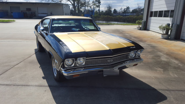 Black & Gold 1968 Chevrolet Chevelle Coupe with Black interior