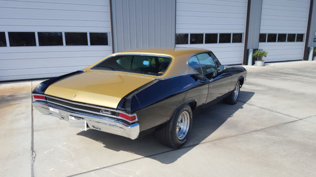 Black & Gold 1968 Chevrolet Chevelle Coupe with Black interior