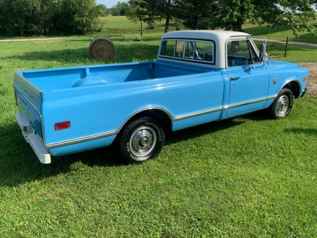 Blue 1968 Chevrolet C-10 Standard Cab Pickup with Blue interior