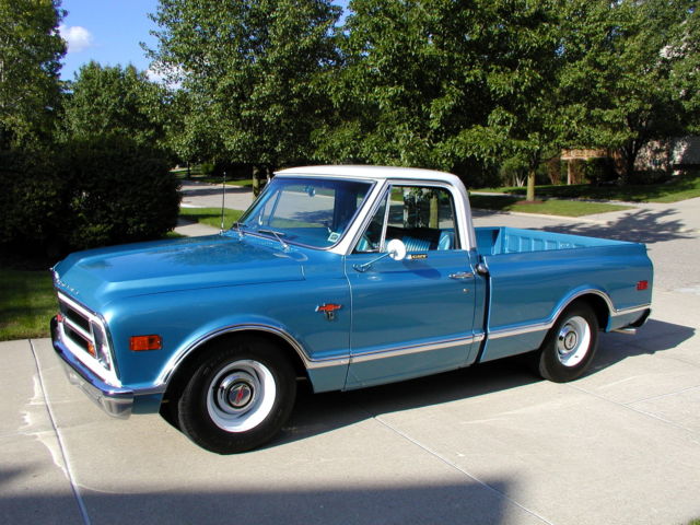 Blue 1968 Chevrolet C-10 Pickup with Blue interior