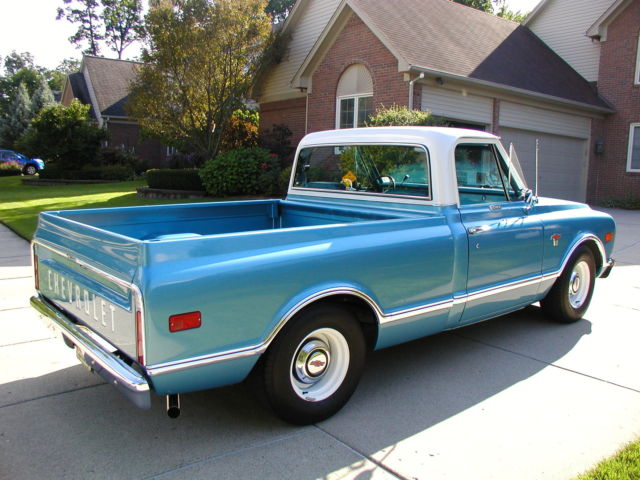 Blue 1968 Chevrolet C-10 Pickup with Blue interior
