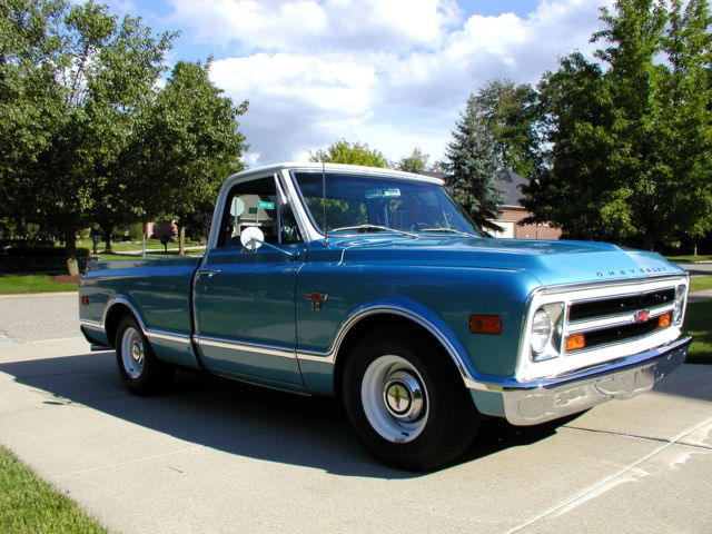 Blue 1968 Chevrolet C-10 Pickup with Blue interior