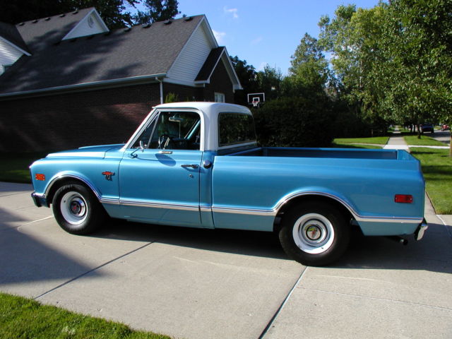 Blue 1968 Chevrolet C-10 Pickup with Blue interior