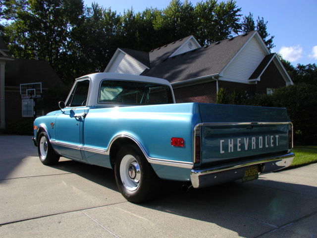 Blue 1968 Chevrolet C-10 Pickup with Blue interior