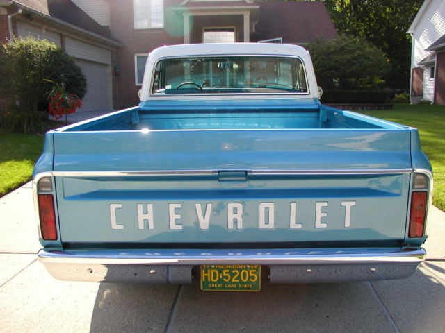 Blue 1968 Chevrolet C-10 Pickup with Blue interior
