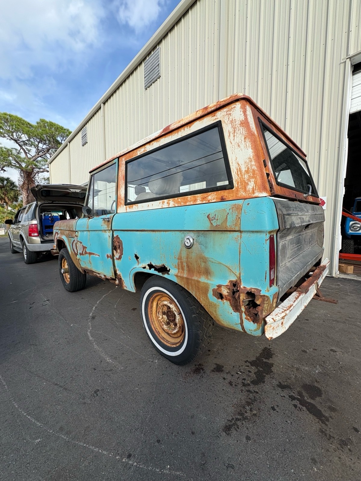 Blue 1968 Ford Bronco SUV with Blue interior