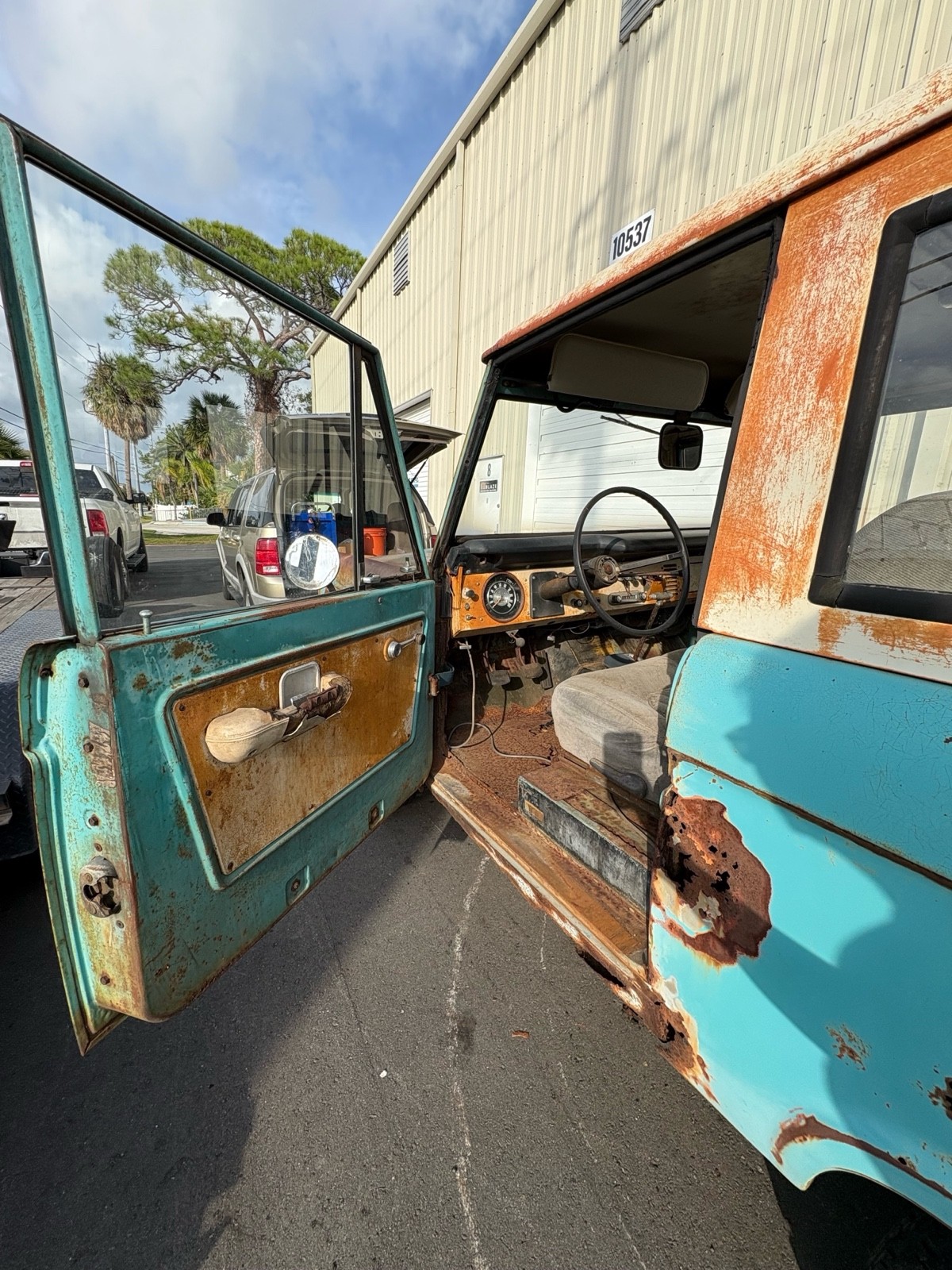 Blue 1968 Ford Bronco SUV with Blue interior