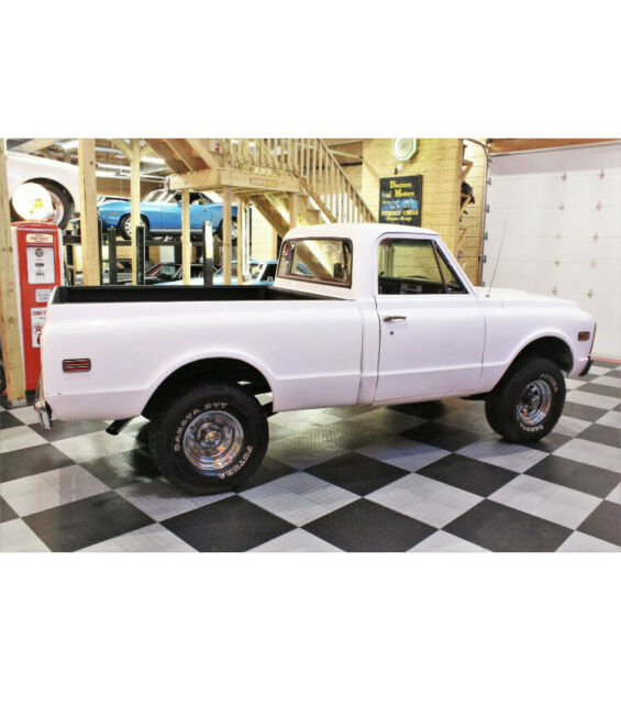 White 1969 Chevrolet C-10 Standard Cab Pickup