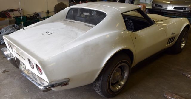 White 1969 Chevrolet Corvette Coupe with Black interior