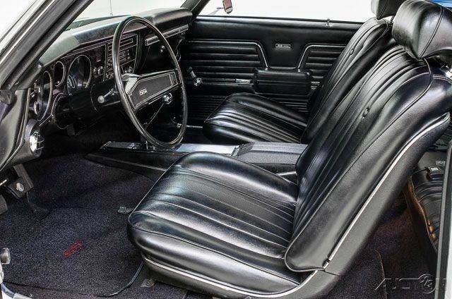 White 1969 Chevrolet Chevelle with Black interior