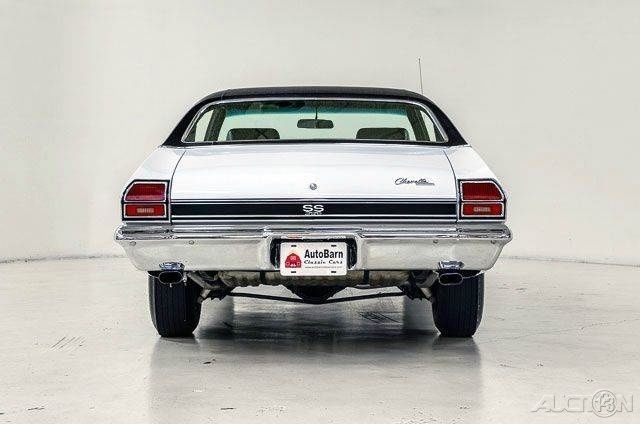 White 1969 Chevrolet Chevelle with Black interior